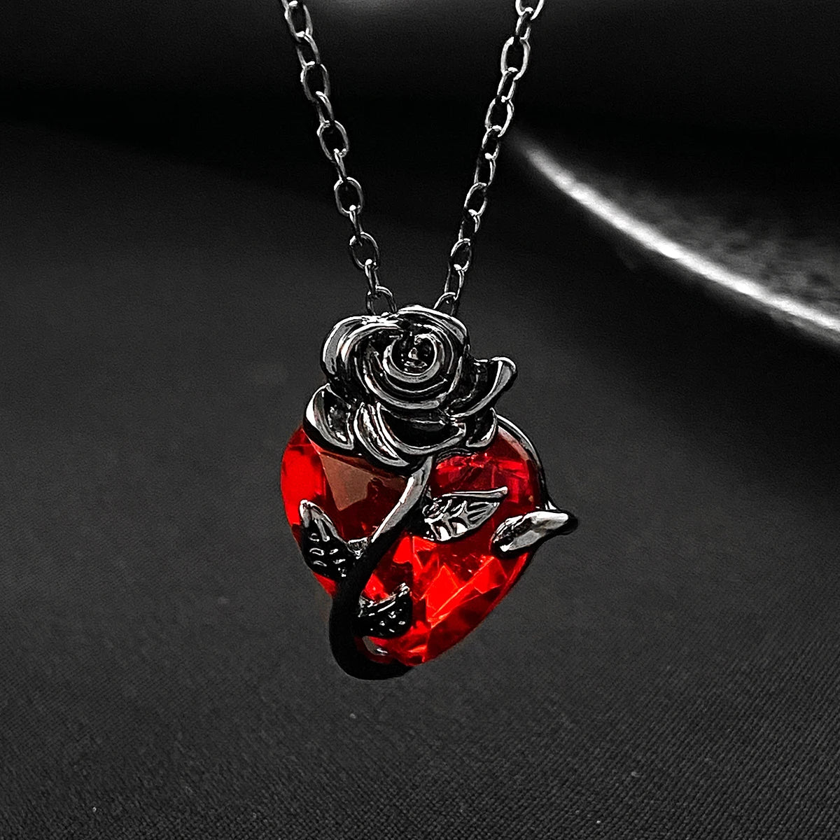 Gothic Rose Red Heart Necklace – Y2K Grunge