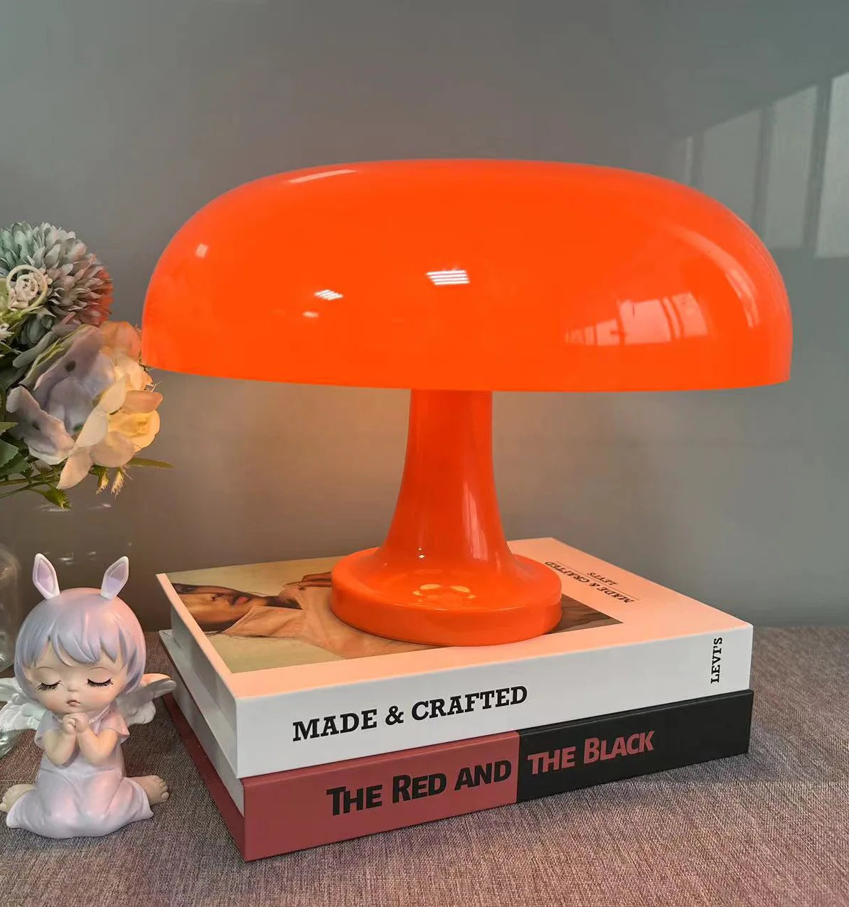 Mushroom table lamp